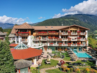 Luxusurlaub - Saunalandschaft: Dampfbad - Völs am Schlern - Mirabell Dolomites Hotel . Luxury . Ayurveda & Spa