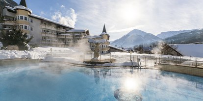 Luxusurlaub - Wellnessbereich - Garmisch-Partenkirchen - Außenansicht Winter - Posthotel Achenkirch