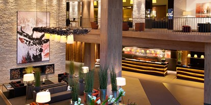 Luxusurlaub - Saunalandschaft: Außensauna - Tirol - Kempinski Hotel Das Tirol