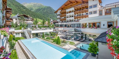 Luxusurlaub - Saunalandschaft: Textilsauna - Tirol - Trofana Royal *****Superior Resort