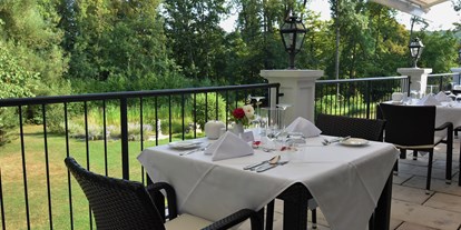 Luxusurlaub - Klassifizierung: 4 Sterne S - Restaurant-Terrasse  - Schlosspark Mauerbach 