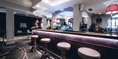 Luxusurlaub - Bar: Cocktailbar - Salzburg - Barbereich - Hotel Rigele Royal****Superior