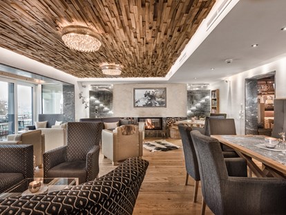 Luxusurlaub - Saunalandschaft: finnische Sauna - Anif - Alpines Lifestyle Hotel Tannenhof