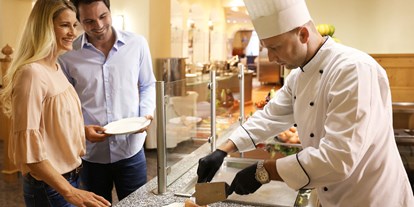 Luxusurlaub - Hotel-Schwerpunkt: Luxus & Kulinarik - Bad Ischl - Frühstück vom Buffet mit frisch gekochten Eierspezialitäten! - Schlosshotel Lacknerhof****S Flachau