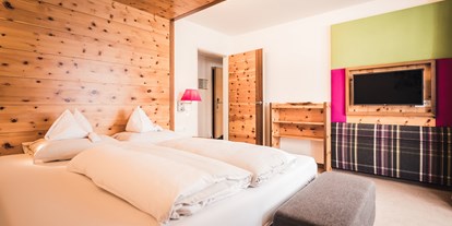 Luxusurlaub - Saunalandschaft: Textilsauna - Salzburg - Hotel Enzian Adults only 18+