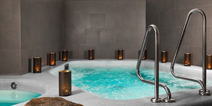 Luxusurlaub - Pools: Schwimmteich - Österreich - Gartenhotel Theresia****S - das "Grüne" authentische Hotel