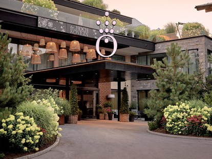 Luxusurlaub - Bar: Hotelbar - Erpfendorf - die HOCHKÖNIGIN - Mountain Resort
