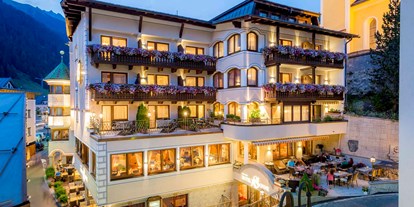 Luxusurlaub - Saunalandschaft: Dampfbad - Tirol - Hotel Sonne