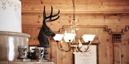 Luxusurlaub - Saunalandschaft: finnische Sauna - Serfaus - Halle / Kamin - Hotel Sonne