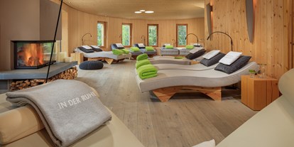 Luxusurlaub - Saunalandschaft: finnische Sauna - Lermoos - Ruheraum - Naturhotel Waldklause