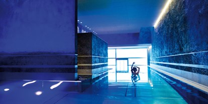 Luxusurlaub - Pools: Innenpool - Garmisch-Partenkirchen - Hotel Schwarzbrunn **** S