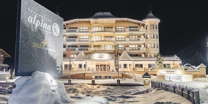 Luxusurlaub - Saunalandschaft: finnische Sauna - Tux - Winter - Traumhotel Alpina