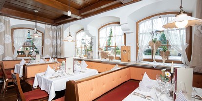 Luxusurlaub - Pools: Innenpool - Erpfendorf - Restaurant
Kirchenwirtstube - Hotel „Der Kirchenwirt****s"