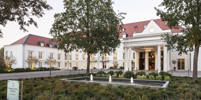 Luxusurlaub - Bettgrößen: King Size Bett - Hessen - Haupteingang - Kempinski Hotel Frankfurt Gravenbruch 