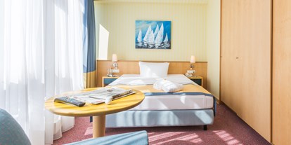 Luxusurlaub - Saunalandschaft: Infrarotkabine - Ostseeküste - Einzelzimmer - Strand-Hotel Hübner