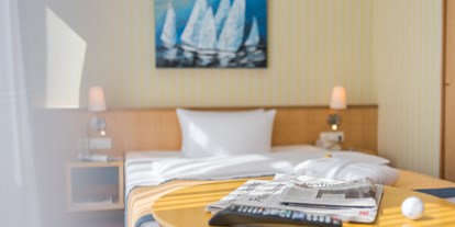 Luxusurlaub - Saunalandschaft: finnische Sauna - Zingst - Einzelzimmer - Strand-Hotel Hübner