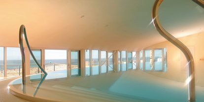 Luxusurlaub - Hotel-Schwerpunkt: Luxus & Wellness - Ostseeküste - Pool - Strand-Hotel Hübner