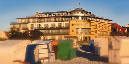 Luxusurlaub - Saunalandschaft: finnische Sauna - Zingst - Außenansicht - Strand-Hotel Hübner