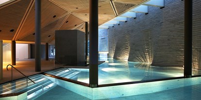 Luxusurlaub - Saunalandschaft: geschlechtergetrennte Sauna - Schweiz - Wasserwelt Tschuggen Bergoase - Tschuggen Grand Hotel