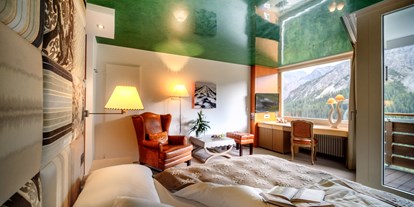Luxusurlaub - Hotel-Schwerpunkt: Luxus & Wellness - Davos Dorf - Deluxe Grandlit Zimmer - Tschuggen Grand Hotel