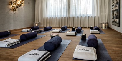 Luxusurlaub - Wellnessbereich - Flims Waldhaus - Yoga Raum - Tschuggen Grand Hotel