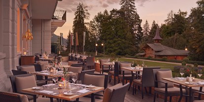 Luxusurlaub - Restaurant: mehrere Restaurants - Davos Dorf - Waldhaus Flims - Siam Terrasse - Waldhaus Flims Wellness Resort