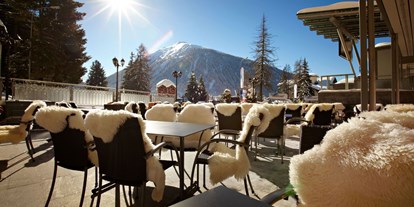 Luxusurlaub - Parkplatz: gebührenpflichtig beim Hotel - Rheintal / Flims - Terrasse - Precise Tale Seehof Davos