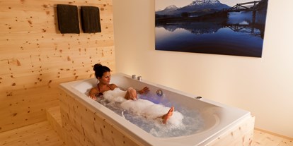 Luxusurlaub - Hotel-Schwerpunkt: Luxus & Kulinarik - Schweiz - SPA-Suite - In Lain Hotel Cadonau