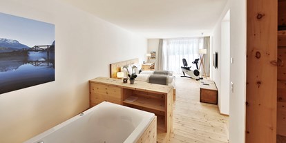 Luxusurlaub - Saunalandschaft: Außensauna - Ischgl - SPA-Suite - In Lain Hotel Cadonau