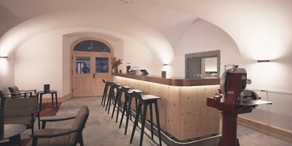 Luxusurlaub - Umgebungsschwerpunkt: See - Graubünden - Lounge il Suler im Genusskeller - Parkhotel Margna