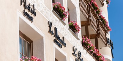 Luxusurlaub - Hotel-Schwerpunkt: Luxus & Natur - Längenfeld - Aussenbild Sommer - Relais & Châteaux Chasa Montana