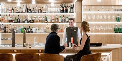 Luxusurlaub - Hotel-Schwerpunkt: Luxus & Kulinarik - Davos Dorf - La Serena Bar - Relais & Châteaux Chasa Montana