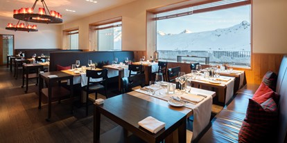 Luxusurlaub - Bar: Hotelbar - Obwalden - Restaurant Titschli, Winter - Frutt Mountain Resort