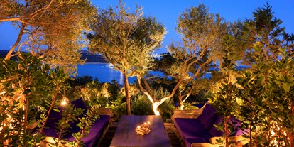 Luxusurlaub - Umgebungsschwerpunkt: Meer - Corse du Sud - Domaine de Murtoli, Bar de la Plage, beach bar lounges - Hotel de la Ferme - Murtoli