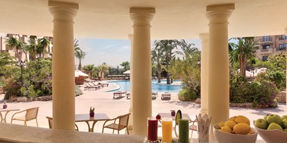Luxusurlaub - WLAN - Malta - Pool Bar - Kempinski Hotel San Lawrenz 