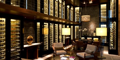 Luxusurlaub - Bar: Cocktailbar - Grindelwald - The Wine Library - The Chedi Andermatt