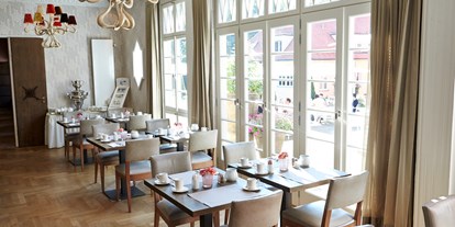 Luxusurlaub - Bettgrößen: King Size Bett - Region Stuttgart - Terrassen Restaurant - Waldhotel Stuttgart