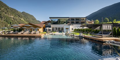 Luxusurlaub - Saunalandschaft: Textilsauna - Salzburg - Alpin Life Resort Lürzerhof