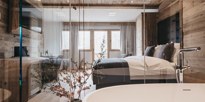 Luxusurlaub - Saunalandschaft: Textilsauna - Reith im Alpbachtal - VAYA Zillertal Gran Deluxe Zimmer - VAYA Zillertal