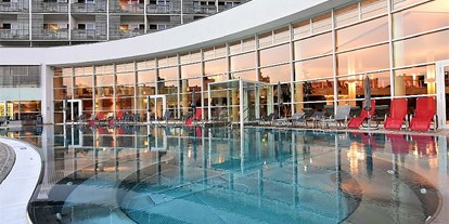 Luxusurlaub - Saunalandschaft: Biosauna - Bükfürdő - Eintauchen und genießen  - REDUCE Hotel Vital ****S