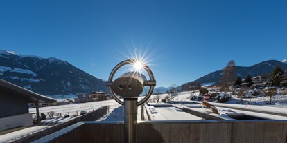 Luxusurlaub - Umgebungsschwerpunkt: Berg - Mayrhofen (Mayrhofen) - Fernrohr auf der Terrasse - Gardenhotel Crystal