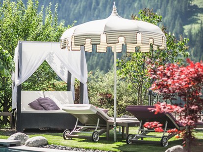 Luxusurlaub - Saunalandschaft: Außensauna - Völs am Schlern - Garten  - Alpin Garden Luxury Maison & Spa
