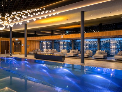Luxusurlaub - Pools: Schwimmteich - Indoorpool im Wellness & Naturresort Reischlhof - Wellness & Naturresort Reischlhof **** Superior 