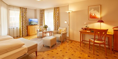 Luxusurlaub - Hotel-Schwerpunkt: Luxus & Wellness - Donaueschingen - Doppelzimmer "de Luxe" Münstertal - Erfurths Bergfried Ferien & Wellnesshotel
