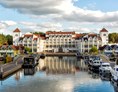 Luxushotel: Aussenansicht - Precise Resort Hafendorf Rheinsberg