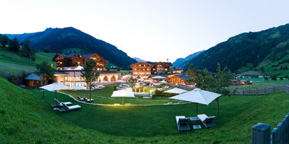 Luxusurlaub - Umgebungsschwerpunkt: Berg - Bad Gastein - Außenaufnahme Sommer - Familien Natur Resort Moar Gut*****