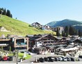 Luxushotel: Außsenansicht My Alpenwelt Resort und Susi Alm |Sommer - MY ALPENWELT Resort****SUPERIOR