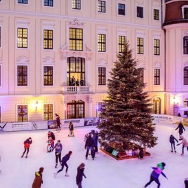 Luxushotel: Winterzauber im malerischen Innenhof - Hotel Taschenbergpalais Kempinski Dresden