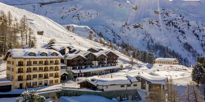 Luxusurlaub - Saunalandschaft: Dampfbad - Schweiz - Lage - Riffelalp Resort 2222 m