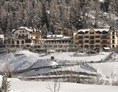 Luxushotel: Hotelansicht im Winter - Hotel Post Sulden